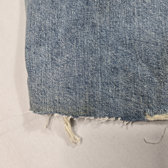 We The Free‎ Denim Short Size 26 Bermuda 10" Inseam Distressed Holes Frayed Hem - Picture 12 of 15